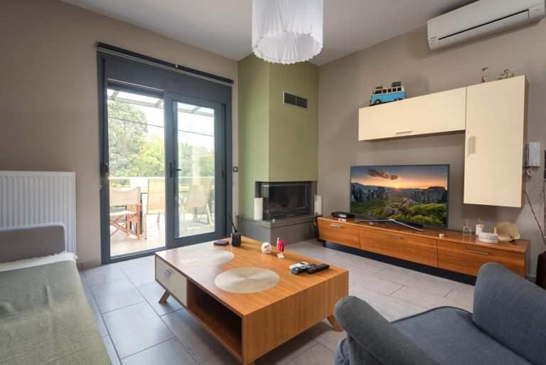 Το Σπίτι Δίπλα Από Το Ποτάμι Appartement Tríkala Buitenkant foto