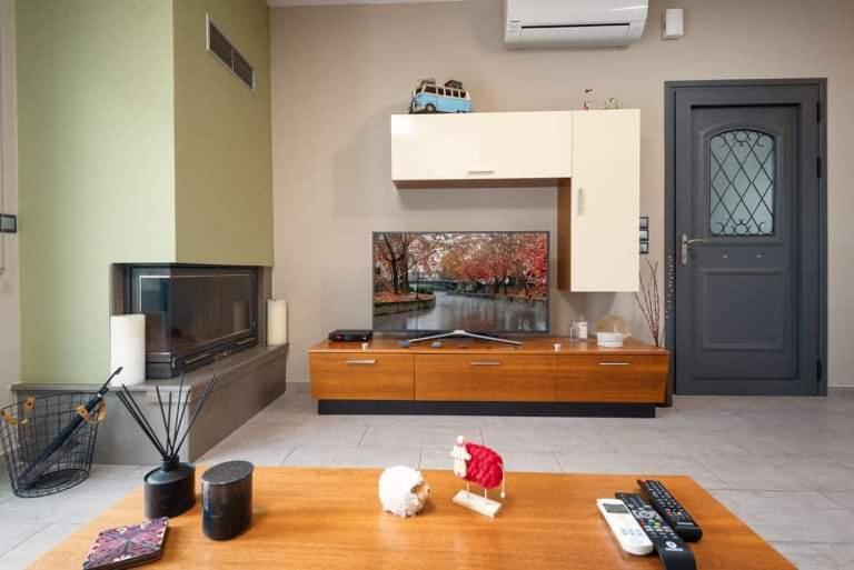 Το Σπίτι Δίπλα Από Το Ποτάμι Appartement Tríkala Buitenkant foto